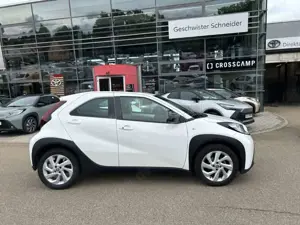 Toyota Aygo X Play 1.0 Scheckheftgepflegt Bild 3