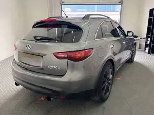 Infiniti QX70 S 3.0d AWD Aut. Motorschaden Bild 3