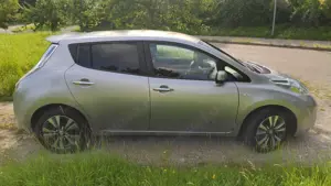 Nissan Leaf Leaf 24 kWh (mit Batterie) Tekna