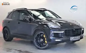 Porsche Cayenne 4.8 V8 570PS Turbo S Chrono Pano Keramik