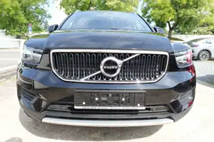 Volvo XC40 XC40 Momentum 2WD+LEDER+AUTOMATIK+MFL+KAME Bild 2