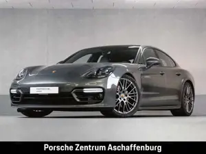Porsche Panamera 4 SportDesign Hinterachslenkung