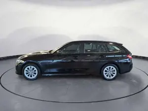 BMW 318 d Touring Advantage Aut. Klimaaut. PDC Navi Bild 3
