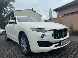 Maserati Levante Diesel*SPORTAUSPUFF*ALCANTARA*TÜV NEU Bild 3