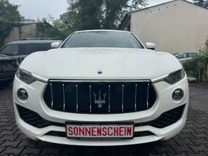 Maserati Levante Diesel*SPORTAUSPUFF*ALCANTARA*TÜV NEU Bild 2