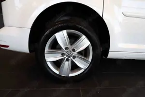 Volkswagen Caddy 2.0 TDI BMT Comfortline NAVI BI-XENON ACC Bild 5