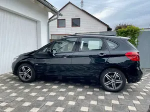 BMW 218 218d Gran Tourer xDrive Sport Line Bild 2