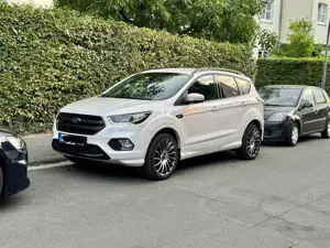 Ford Kuga 1.5 EcoBoost 2x4 ST-Line