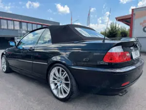 BMW 325 i Cabrio *Xenon/Leder/SHZ/PDC/18"Alus* Bild 4