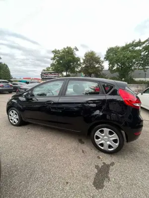 Ford Fiesta Trend*1.HAND*KLIMA*SCHECKHEFT* Bild 4
