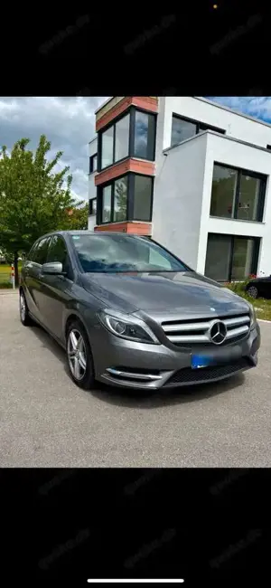 Mercedes-Benz B 200 CDI BlueEFFICIENCY EDITION 1