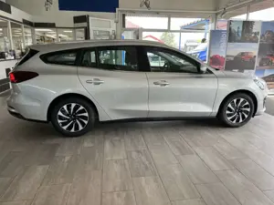 Ford Focus Turnier Titanium Fahrerassistenzpaket Bild 5