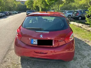 Peugeot 208 208 120 VTI Automatik Allure Bild 4