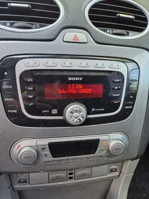 Ford Focus Focus Turnier 2.0 16V Trend Bild 3