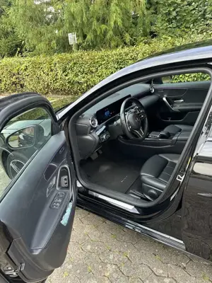 Mercedes-Benz A 250 e 8G-DCT Progressive Bild 5