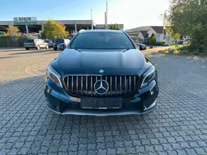 Mercedes-Benz GLA 220 CDI AMG-Styling Teilleder,Navi,Xenon Bild 2
