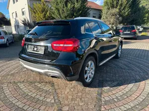 Mercedes-Benz GLA 220 CDI AMG-Styling Teilleder,Navi,Xenon Bild 5