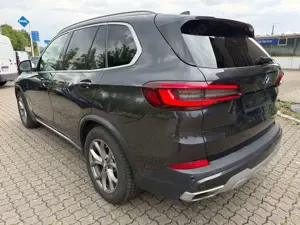 BMW X5 xDrive 30 d xLine*PANO*HUD*LUFTFEDER*EU6dT* Bild 4