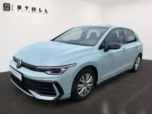 Volkswagen Golf VIII 1.5 eTSI DSG R-Line BlackStyle+Pano+Keyless++