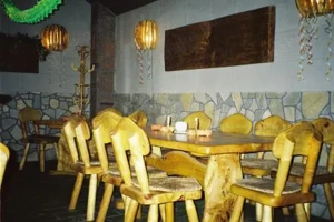 Wir übernehmen die Ausrüstung der  Restaurants, der Pensionen. Bild 3