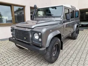 Land Rover Defender 110 Station Wagon SE