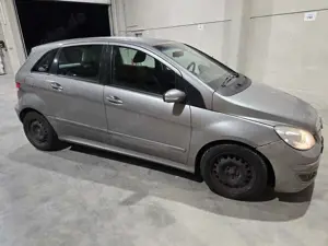 Mercedes-Benz B 200 B-Klasse Diesel CDI Autotronic Bild 2