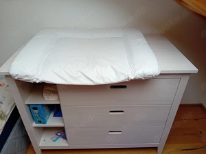Wickelkommode mit Aufsatz und Kopfschutz zu verkaufen