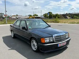 Mercedes-Benz 190 E 2.3 *2.HAND+DEUTSCHES FAHRZEUG+LEDER*