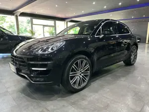Porsche Macan Turbo /PANOR / KAMERA/ ACC/ AHK/ Sitzklima