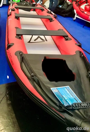 Paddelboot mit drei Sitzbänken