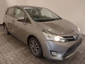Toyota Verso Comfort *NAVI*KAMERA*SHZ*ALLWETTERREIFEN* Bild 2