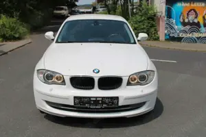 BMW 118 d 6 Gang Navi M Technik Sportsitze Alu Bild 2