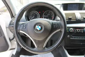 BMW 118 d 6 Gang Navi M Technik Sportsitze Alu Bild 5