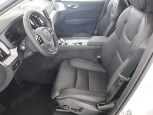 Volvo XC60 Ultra Dark AWD B5 Benzin EU6d HUD AD AHK Digitales Bild 3