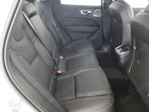 Volvo XC60 Ultra Dark AWD B5 Benzin EU6d HUD AD AHK Digitales Bild 4