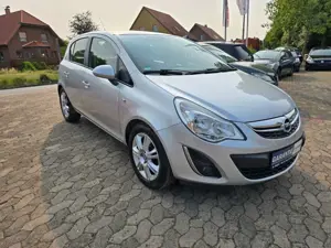 Opel Corsa D Satellite scheckheftgepflegt TÜV/ASU NEU