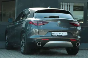 Alfa Romeo Stelvio 2,0 Super Q4 Sitzh./ Leder/ Navi Bild 3