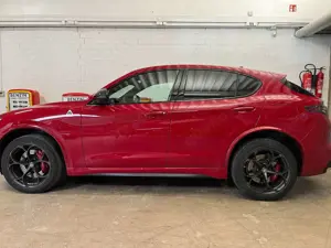 Alfa Romeo Stelvio Quadrifoglio Q4 Akrapovic (Werk)