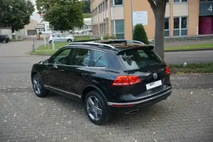 Volkswagen Touareg V6 TDI Exclusive Terrain / AHK / Pano. / Bild 2