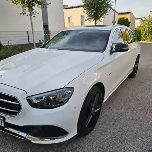 Mercedes-Benz E 300 de T 9G-TRONIC