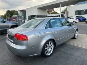 Audi A4 Lim. 2.0 Automatik/ Sitzheizung/ PDC/ 8-Fach Bild 4
