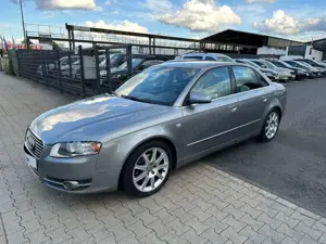 Audi A4 Lim. 2.0 Automatik/ Sitzheizung/ PDC/ 8-Fach Bild 1