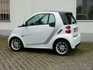 smart forTwo Klima SERVO Sitzheizung TÜV NEU +GARANTIE Bild 2