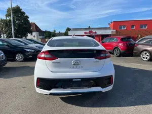 Hyundai IONIQ Trend Hybrid Bordcomputer Bremsassist EinpakhF Bild 4
