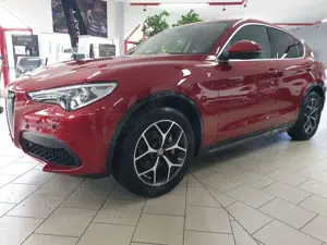 Alfa Romeo Stelvio 2.0 Lusso Ti Q4 Bild 3