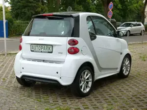 smart forTwo Klima SERVO Sitzheizung TÜV NEU +GARANTIE Bild 4