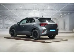Volkswagen T-Roc R-Line 1.5 TSI DSG Pano IQ.DRIVE Matrix AHK Bild 2