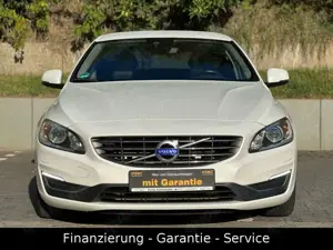 Volvo V60 2.4 D5 AWD Summum/AUTOMATIK/XENON/LEDER/MEMO Bild 2