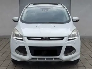 Ford Kuga 2,0 TDCi/Aut./4x4/Pano/Individual Bild 3