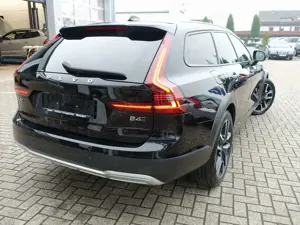 Volvo V90 Cross Country B4 AWD Plus/AHK/HK/Pano/BLIS Bild 2 Volvo V90 Cross Country B4 AWD Plus/AHK/HK/Pano/BLIS Bild 2